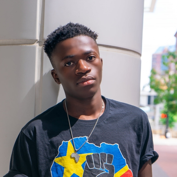 Meet your Posher, Unapologetically - Picture 1 of 1